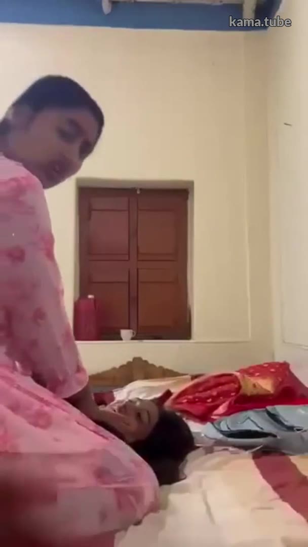 Threesome Sex with two Girls And one boy Friend Leaked